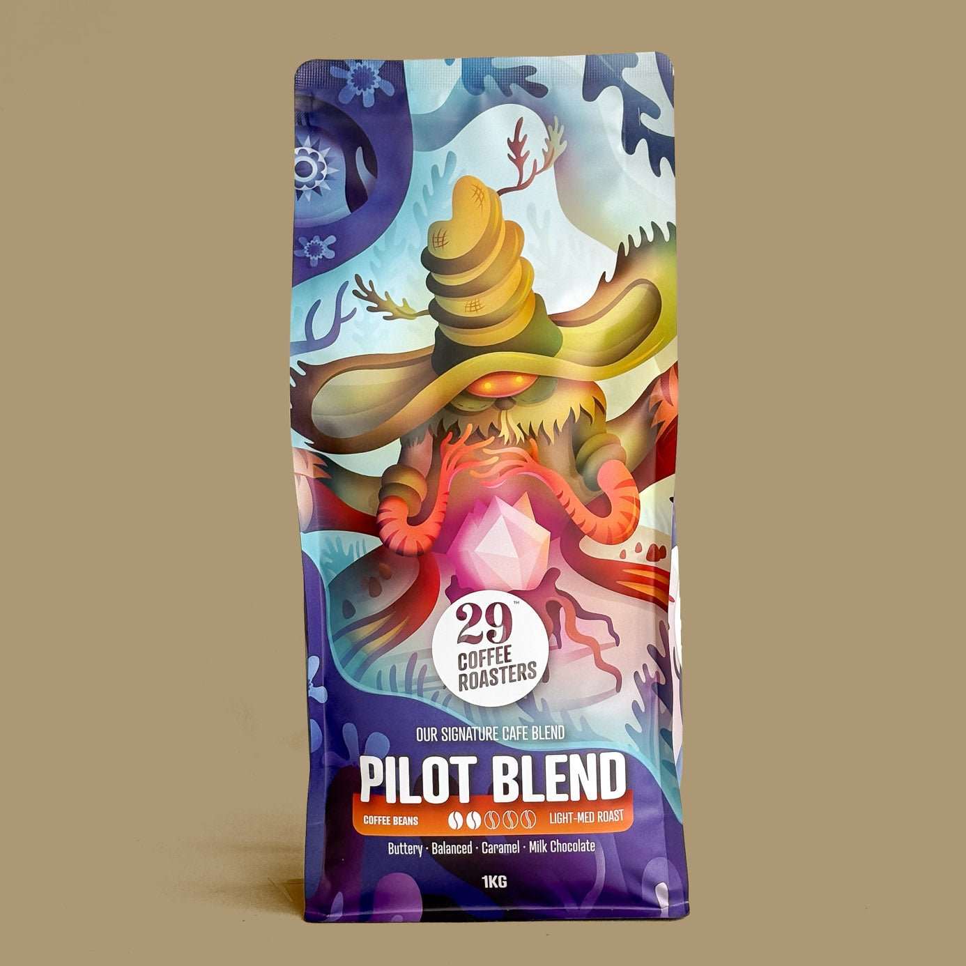 The Polar Flight Pilot Blends coffee bag with award-winning labels and tasting notes of juicy berries and milk chocolate